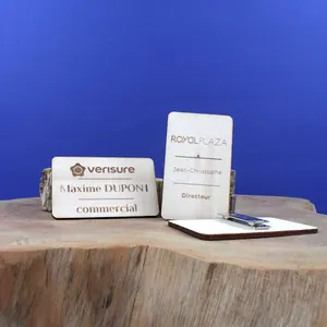 Badge bois magnétique