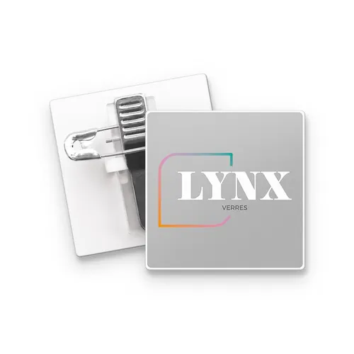 Badge plastique personnalisé (ps) carre 36x36 mm avec pince epingle