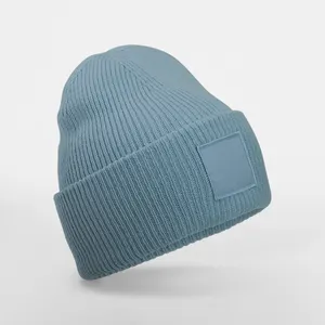 Bonnet à large revers avec patch ton sur ton - Beechfield® | Dusty Blue