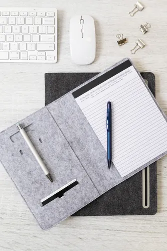 Conférencier publicitaire personnalisé en feutrine RPET - Refelt Meet A5