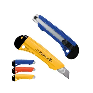Cutter plastique professionnel publicitaire avec guide metal et blocage de lame