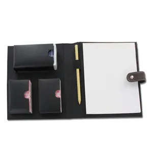 Etui personnalisé avec 3 jeux de cartes, bloc papier et crayon