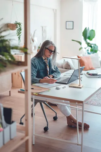 Lampe et chargeur de bureau personnalisable - Neat Light