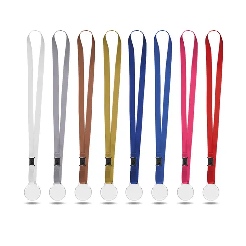 Médaille plastique (pmma) ép 3 mm et maxi 30 cm2 personnalisée avec cordon satin