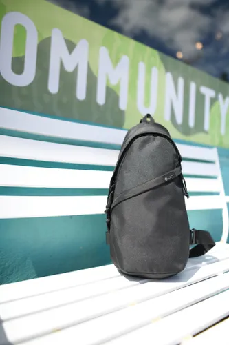 Sac bandoulière personnalisé en rPET AWARE™ Renew - XD Collection