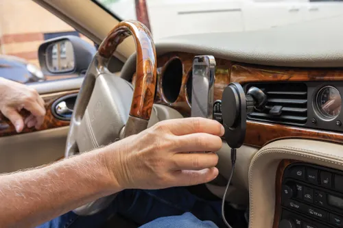 Support magnetique à voiture 15W en plastique RCS PowerCruze - XD Collection