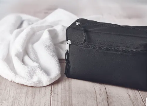 Trousse de toilette personnalisable en RPET - Better & Smart